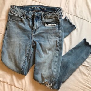 American Eagle Super Stretch Skinny Jeans • Size 2